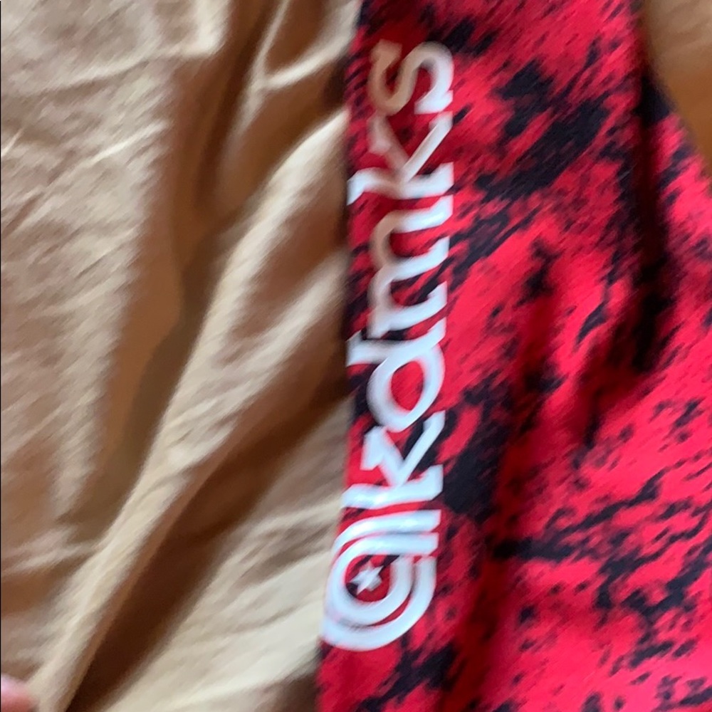 Akademiks kids red/black camo xl 7 - Picture 4 of 5